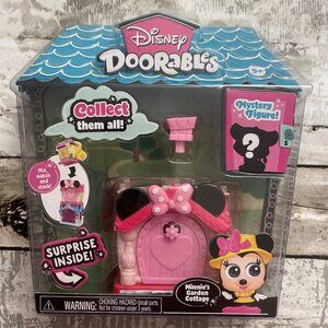 Disney Doorables Minnie's Garden Cottage